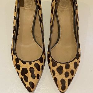 Never Worn Tory Burch leopard heels size 7